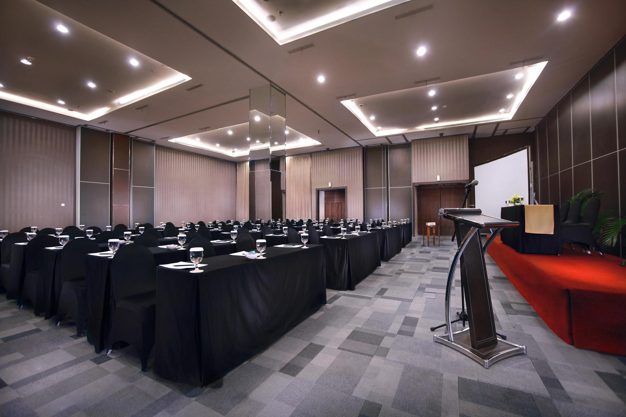 Aston Jember Hotel & Conference Center Екстериор снимка