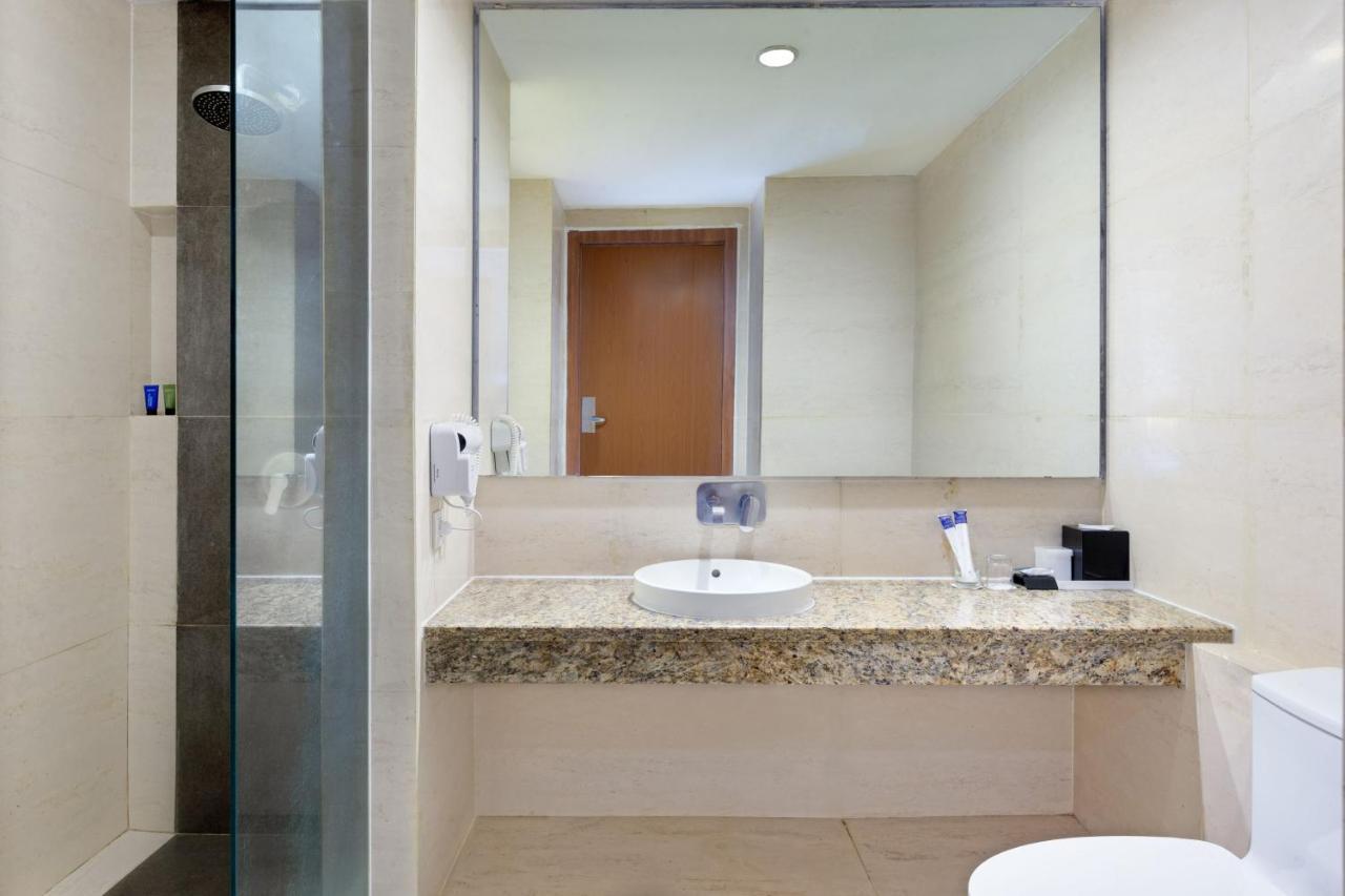 Aston Jember Hotel & Conference Center Екстериор снимка